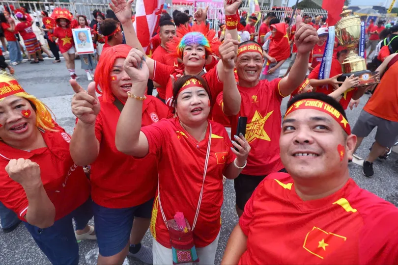 Mỹ Đình "nóng" lên từng giờ trước trận Việt Nam - Malaysia