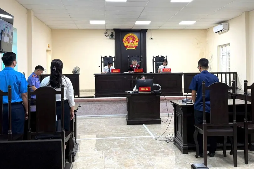 Phiên tòa xét xử vụ án dân sự công ích liên quan doanh nghiệp chậm, trốn đóng BHXH. Ảnh: KHÁNH DUY