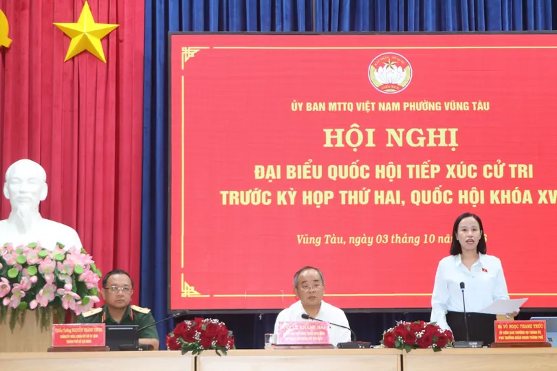 Tổ ĐBQH tiếp xúc cử tri