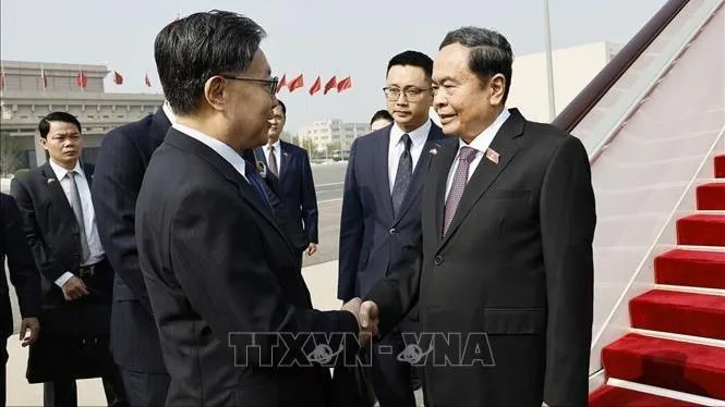 Chủ tịch Quốc hội Trần Thanh Mẫn bắt đầu thăm chính thức Trung Quốc