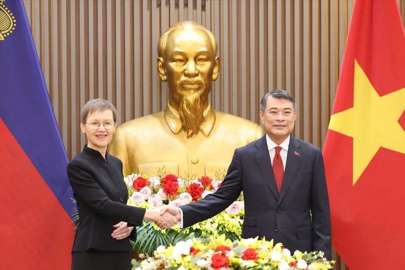Thủ tướng Lê Minh Hưng và Thủ tướng Công quốc Liechtenstein Brigitte Haas. Ảnh QUANG PHÚC