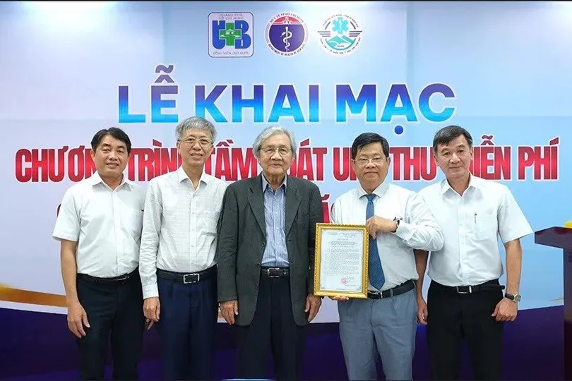 Lễ khai mạc chương trình tầm soát ung thư miễn phí.