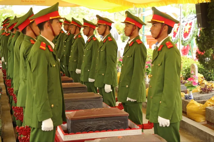 Trang nghiêm lễ truy điệu và an táng 13 liệt sĩ hy sinh tại Câu Nhi