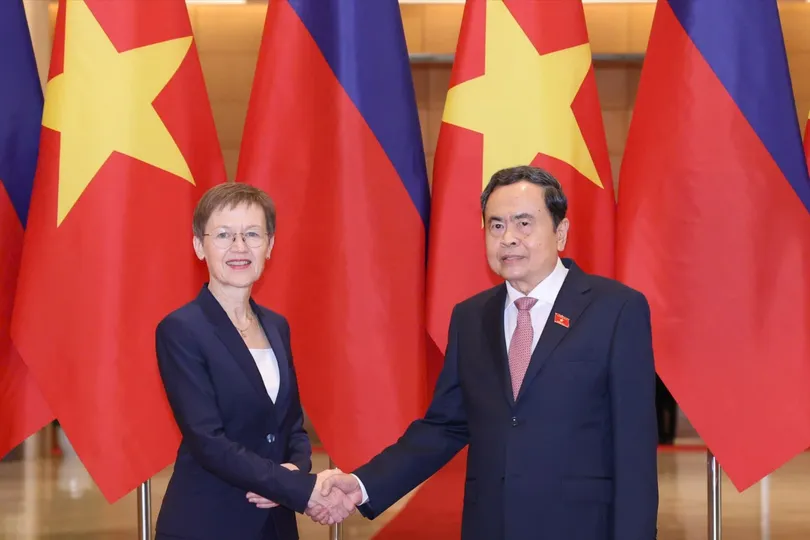Chủ tịch Quốc hội Trần Thanh Mẫn và Thủ tướng Công quốc Liechtenstein Brigitte Haas. Ảnh: QUANG PHÚC