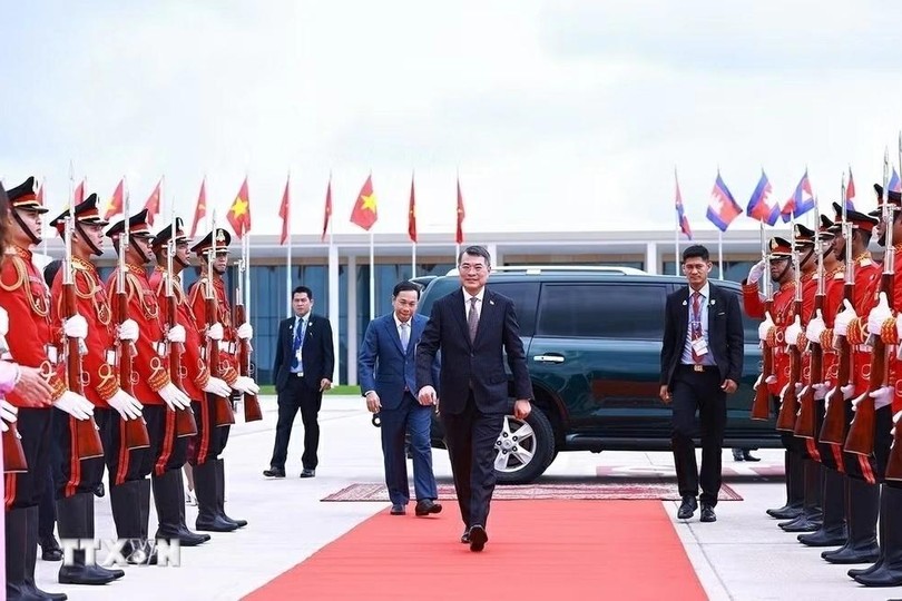 越南政府总理黎明兴及越南高级代表团离开首都金边，圆满结束对柬埔寨王国进行的正式访问。图自越通社