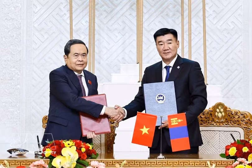 越南国会与蒙古国议会签署合作谅解备忘录。图自越通社
