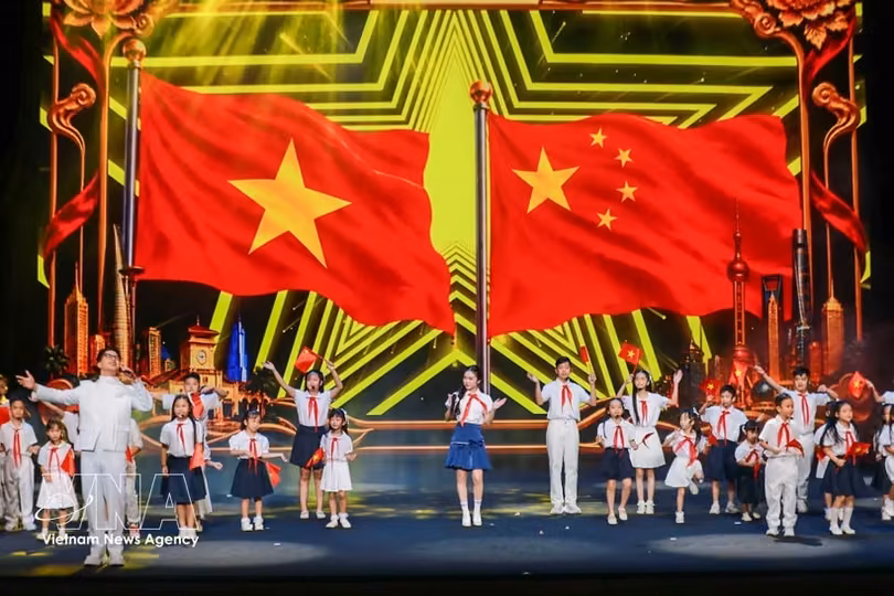 2026年越中中秋文艺晚会热闹登场。图自越通社