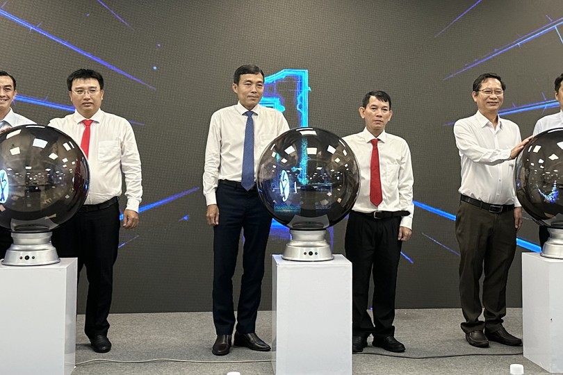 春和坊智能运营中心（IOC）揭牌仪式。图：裴俊