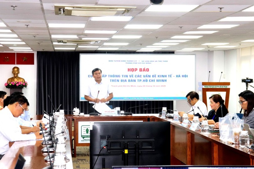 胡志明市多条街道严重受淹、水退缓慢的原因