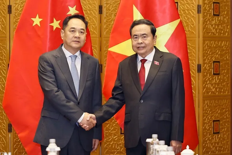 Chủ tịch Quốc hội Trần Thanh Mẫn và Chủ tịch Hội Hữu nghị đối ngoại nhân dân Trung Quốc Dương Vạn Minh. Ảnh: TTXVN