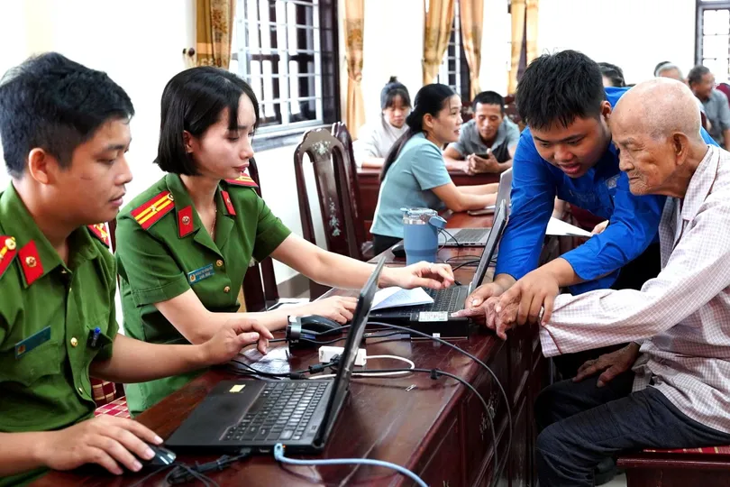 Tổ chức thu nhận mẫu sinh phẩm ADN thân nhân liệt sĩ tại phường Phú Bài, TP Huế