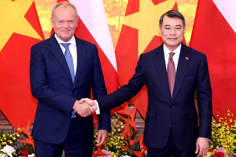 Thủ tướng Lê Minh Hưng và Thủ tướng Donald Tusk. Ảnh: QUANG PHÚC