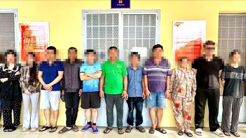 Hai tụ điểm đánh bạc dưới hình thức ghi số đề được Công an xã Phước Thái, TP Đồng Nai phát hiện, bắt giữ