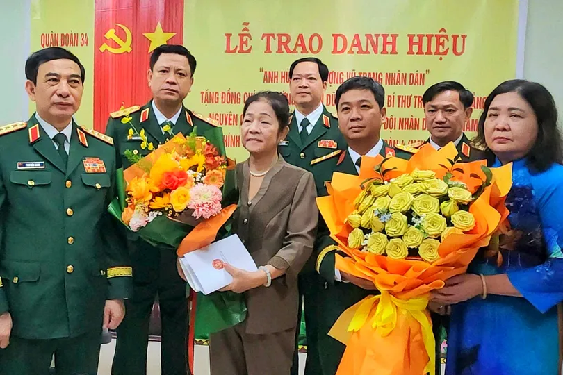 Trao danh hiệu Anh hùng Lực lượng vũ trang nhân dân tặng Đại tướng Lê Văn Dũng