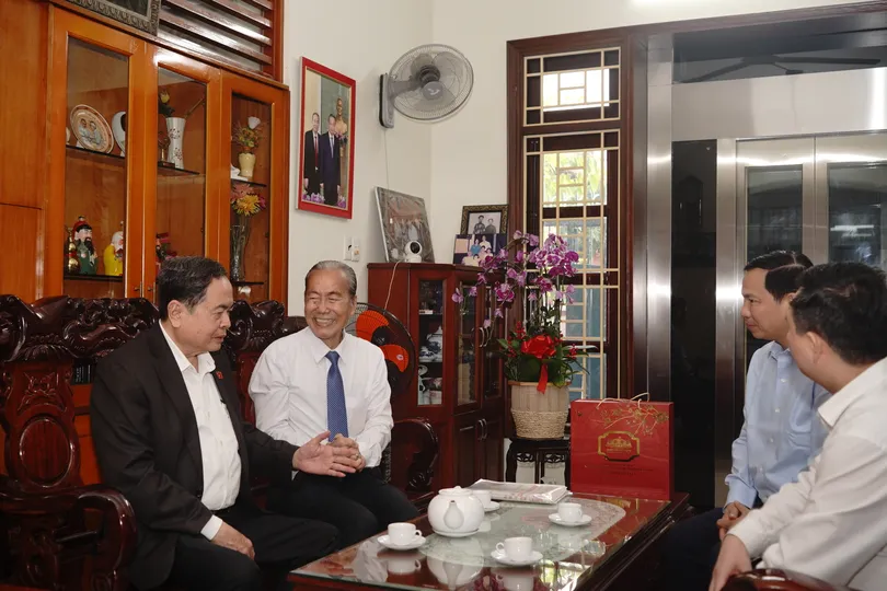 Chủ tịch Quốc hội Trần Thanh Mẫn tri ân, tưởng nhớ cố Chủ tịch Quốc hội Nguyễn Hữu Thọ