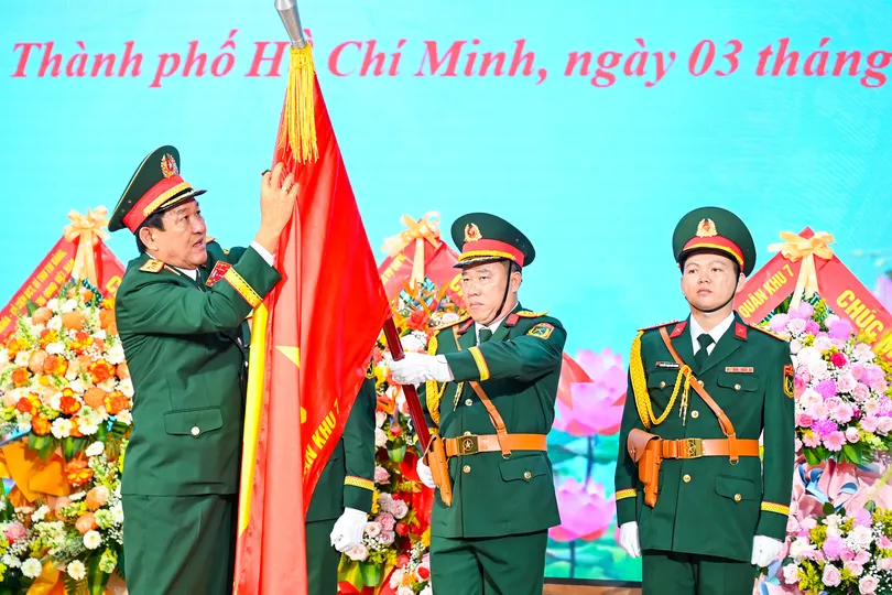 Cục Chính trị Quân khu 7 đón nhận Huân chương Bảo vệ Tổ quốc hạng Nhất
