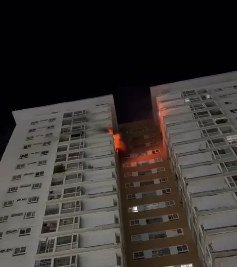 Khống chế kịp thời vụ cháy tại tầng 16 chung cư ở phường Rạch Dừa