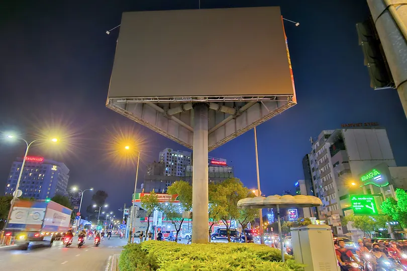 TPHCM: Đồng loạt tắt đèn quảng cáo sau 22 giờ chia sẻ áp lực cung ứng điện