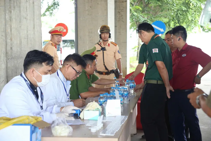 Kiểm tra ma túy 63 tài xế tại Bến xe Miền Đông mới