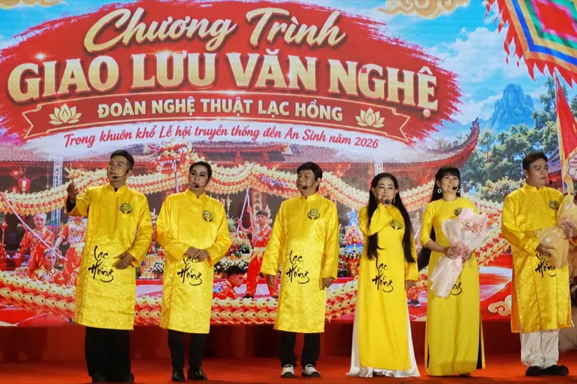 Cải lương ngân vang giữa mùa hội phương Bắc