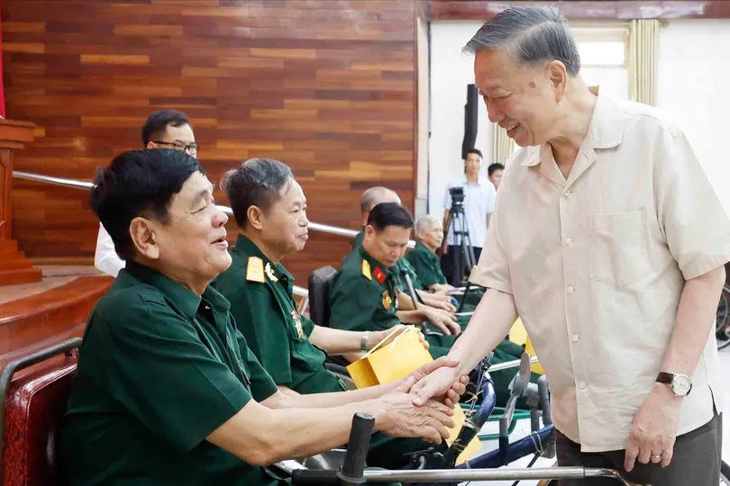 Lãnh đạo Đảng, Nhà nước thăm, tặng quà thương binh, bệnh binh và người có công