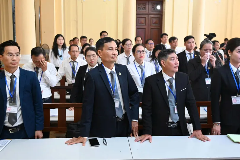 Linh hoạt sử dụng thiết bị điện tử tại tòa
