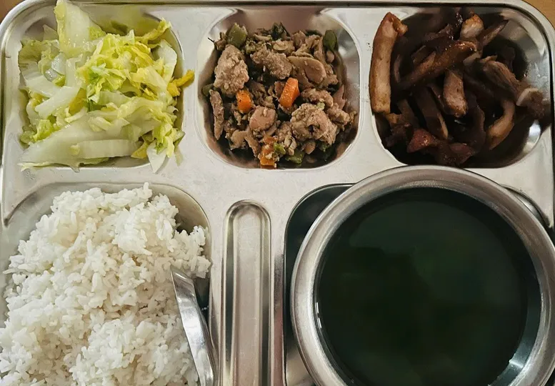 An toàn thực phẩm được quản lý theo chuỗi từ sản xuất đến tiêu dùng. Ảnh: HIỀN MINH