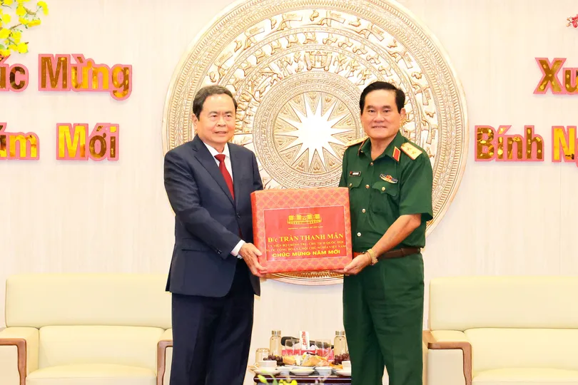 Chủ tịch Quốc hội Trần Thanh Mẫn thăm, chúc tết Quân khu 9