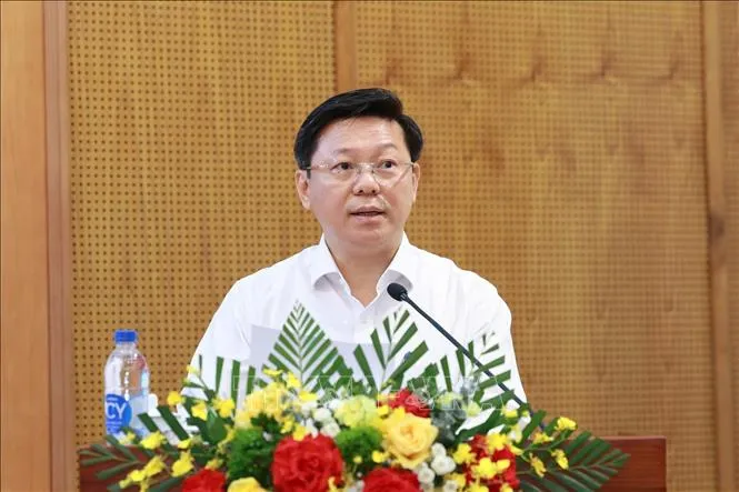 Đồng chí Trần Thanh Lâm, Ủy viên Trung ương Đảng, Phó Trưởng Ban Tuyên giáo và Dân vận Trung ương phát biểu chỉ đạo hội nghị. Ảnh: TTXVN