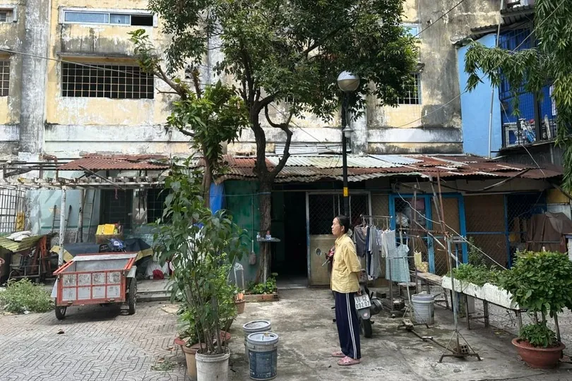 Chung cư Trúc Giang xuống cấp. Ảnh: THANH HIỀN