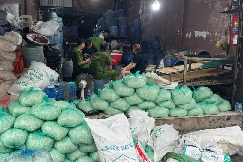 TPHCM: Khởi tố 4 bị can dùng chất cấm để sản xuất giá đỗ