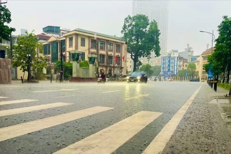 Nam bộ tiếp tục có nhiều ngày mưa dông, nền nhiệt vẫn cao hơn trung bình nhiều năm
