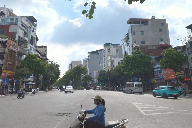 Nam bộ tiếp tục mưa, Bắc bộ oi nóng trở lại