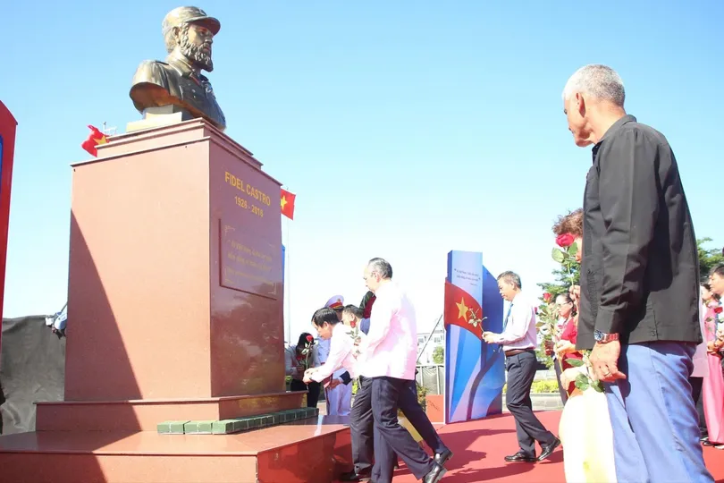 Kỷ niệm 100 năm Ngày sinh Lãnh tụ Fidel Castro