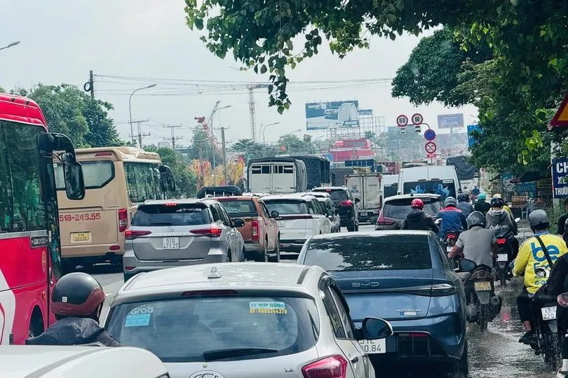 Ùn ứ giao thông cửa ngõ phía Đông TPHCM 