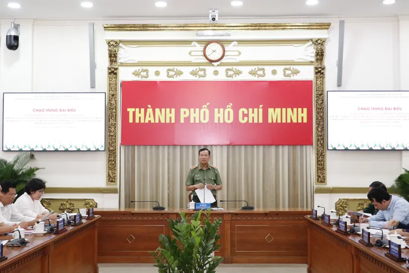 Quang cảnh buổi làm việc