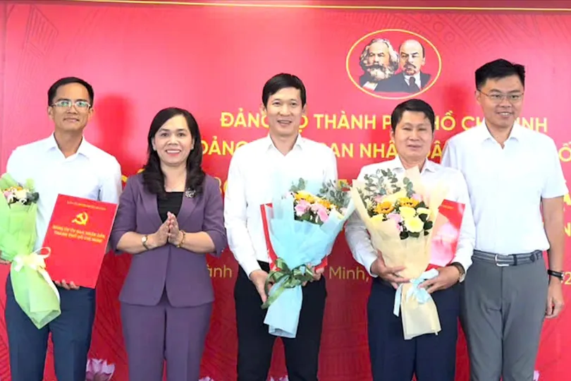 Thành lập Chi bộ cơ sở Cơ quan điều hành Trung tâm Tài chính quốc tế tại TPHCM
