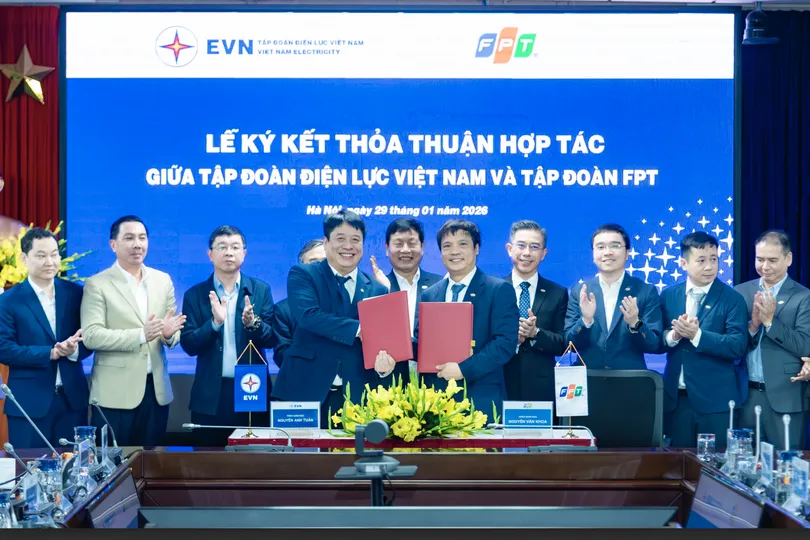 Đại diện EVN và FPT ký kết hợp tác