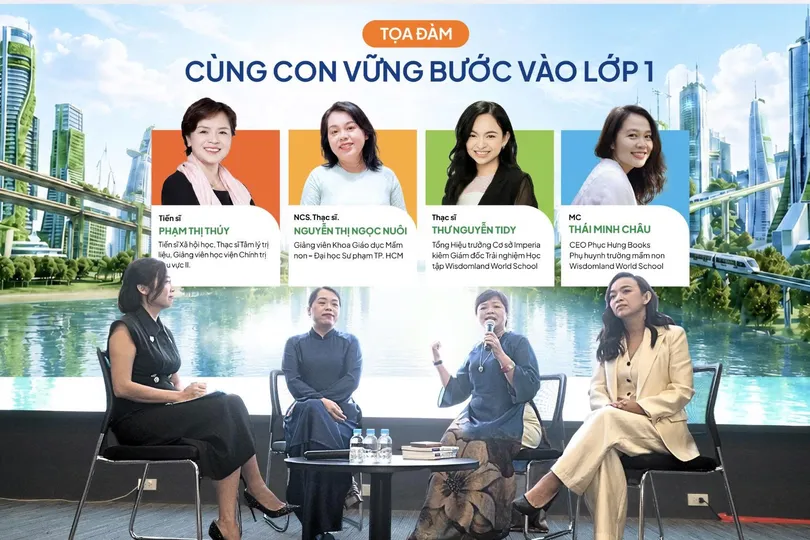 Các chuyên gia chia sẻ tại toạ đàm