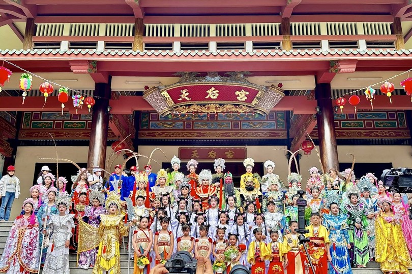 土龙木坊天后宫举行天后圣母銮驾巡游贺新春