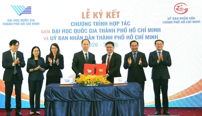 Vietnam National University, Ho Chi Minh City and the Ho Chi Minh City People’s Committee signed a cooperation agreement for the 2026–2030 period on advancing the city’s sustainable socio-economic development. (Photo: SGGP)