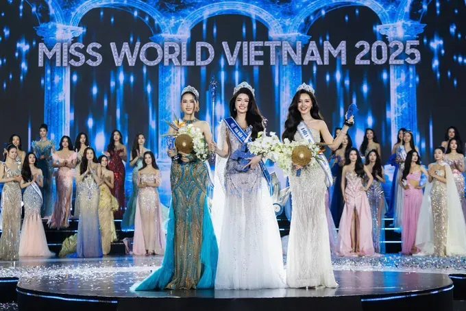 Miss World Vietnam 2025, Phan Phuong Oanh (C); first and second runners-up Le Phuong Khanh Nhu and Truong Tam Nhu