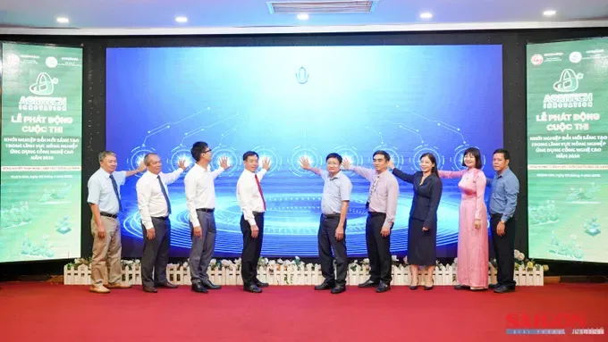 Delegates perform the launch ceremony of the competition in the North Central and South Central Coast regions. (Photo: SGGP)