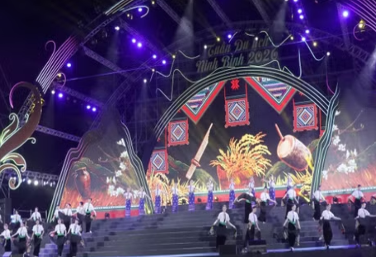 A performance staged at the opening ceremony of the Ninh Binh tourism week 2026 on May 23 evening (Photo: VNA)