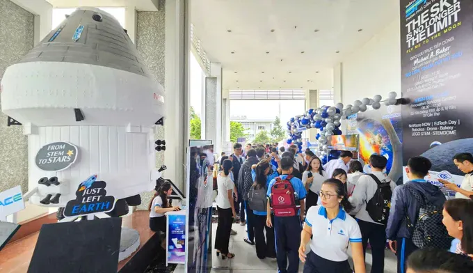 A large number of delegates attend the Vietnam Space Week 2026 event in Can Tho City. (Photo: SGGP)