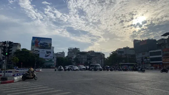 Hanoi in the early morning of June 15 (Photo: SGGP)