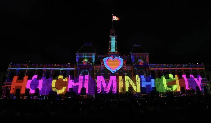A spectacular 3D mapping performance celebrates the 50th anniversary of Ho Chi Minh City. (Photo: SGGP)