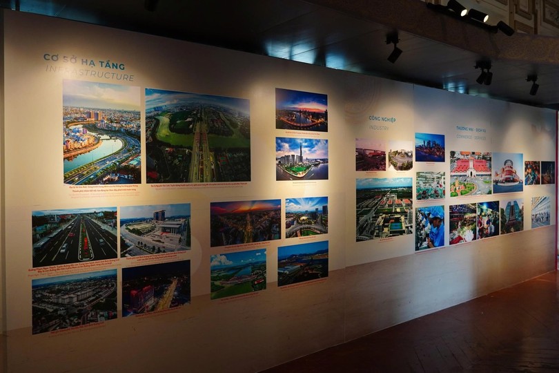 The Ho Chi Minh City Museum has launched a themed exhibition titled "Ho Chi Minh City – 50 Years of the Honor and Pride of Bearing President Ho Chi Minh's Name". (Photo courtesy of Ho Chi Minh City Museum)