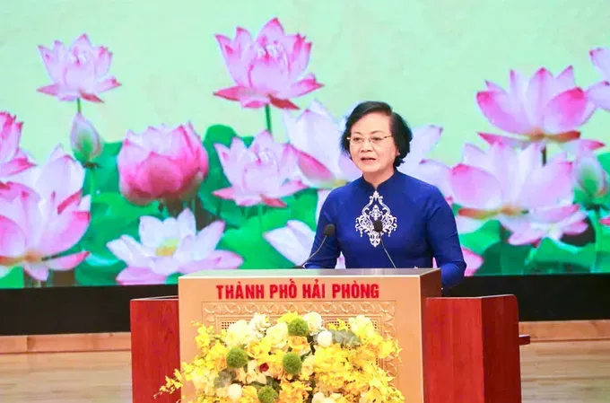 Deputy Prime Minister and Chairwoman of the National Committee for the Elderly Pham Thi Thanh Tra speaks at the event. (Photo: SGGP)