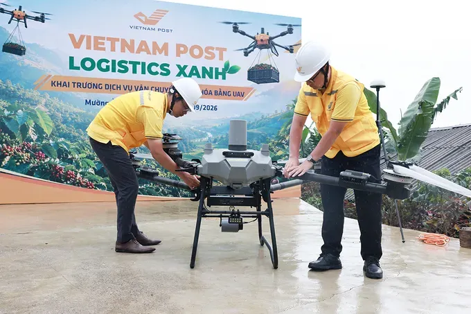 Vietnam Post deploys UAVs to support the transport of agricultural goods in Dien Bien Province.
